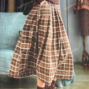 013 Elegant Checkered Midi Skirt in Brown